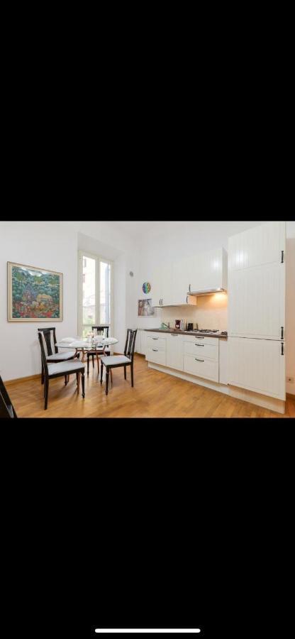 Apartamento In Front Of Coliseum 3 Roma Exterior foto
